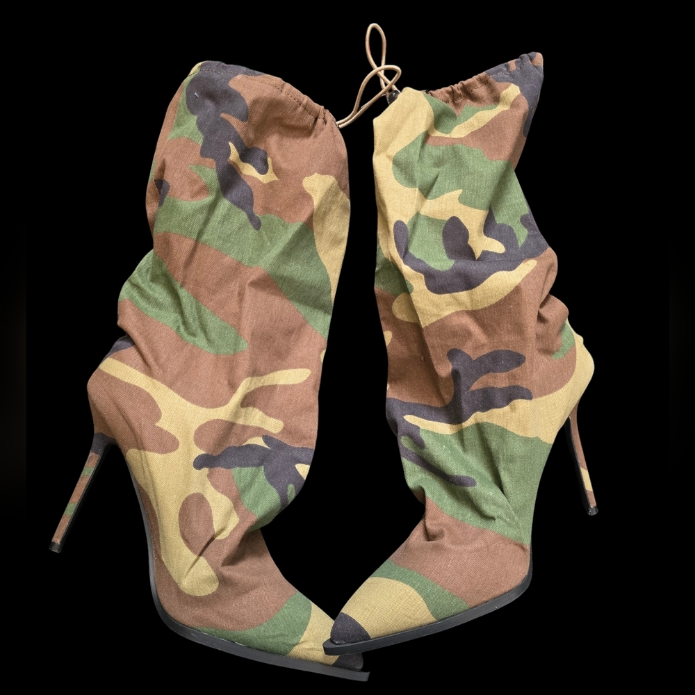 Women Slouchy Camo boots